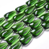 12700  Droppformad glaspärla, grön,1 sträng