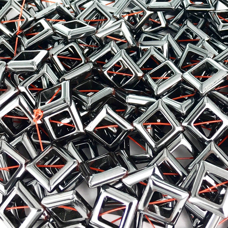 A053 Hematit kvadrat 14x14 mm. 1 sträng