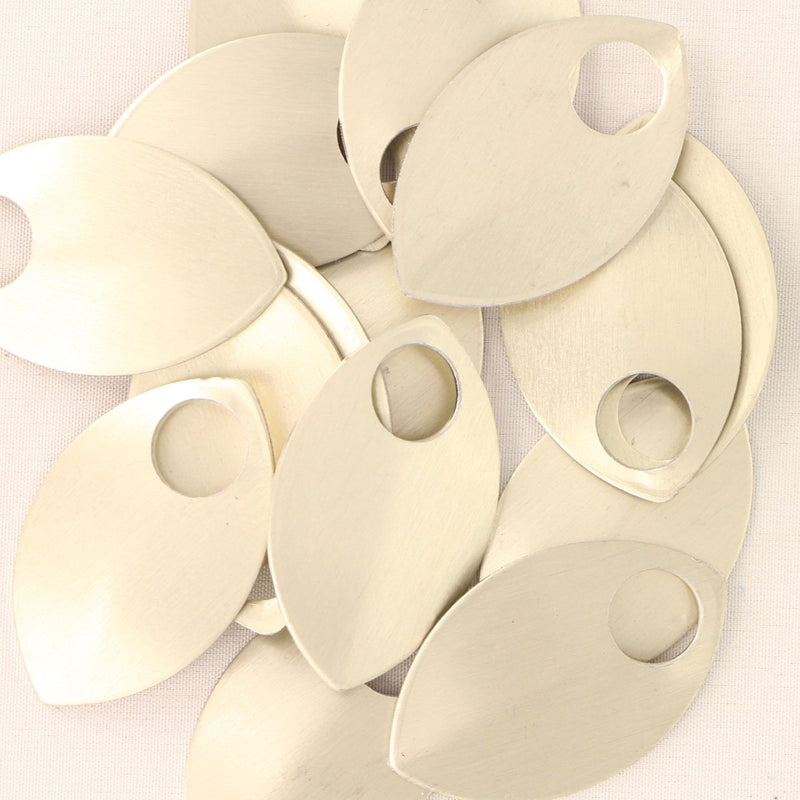 H009 Aluminiumfjäll 36 * 22 mm. Champagne, 10 st