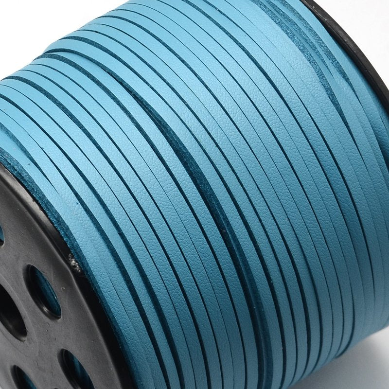 Mockaläder mellanblå 3 x 1,5 mm. 1 meter (12195)