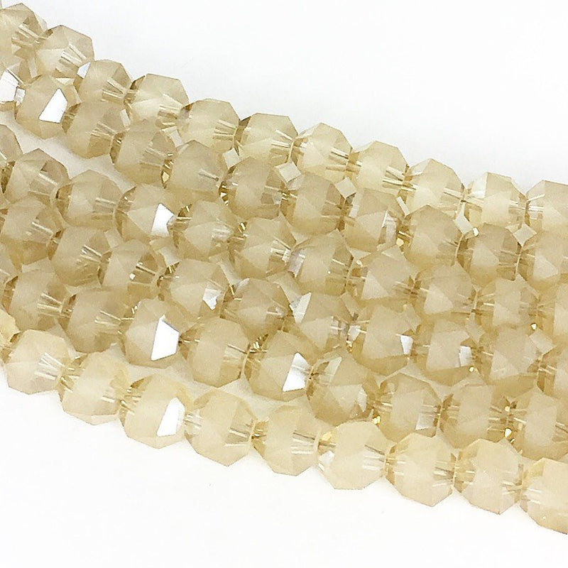 B081 Glaspärla frostad rund 7 mm. Brun. 1 sträng.