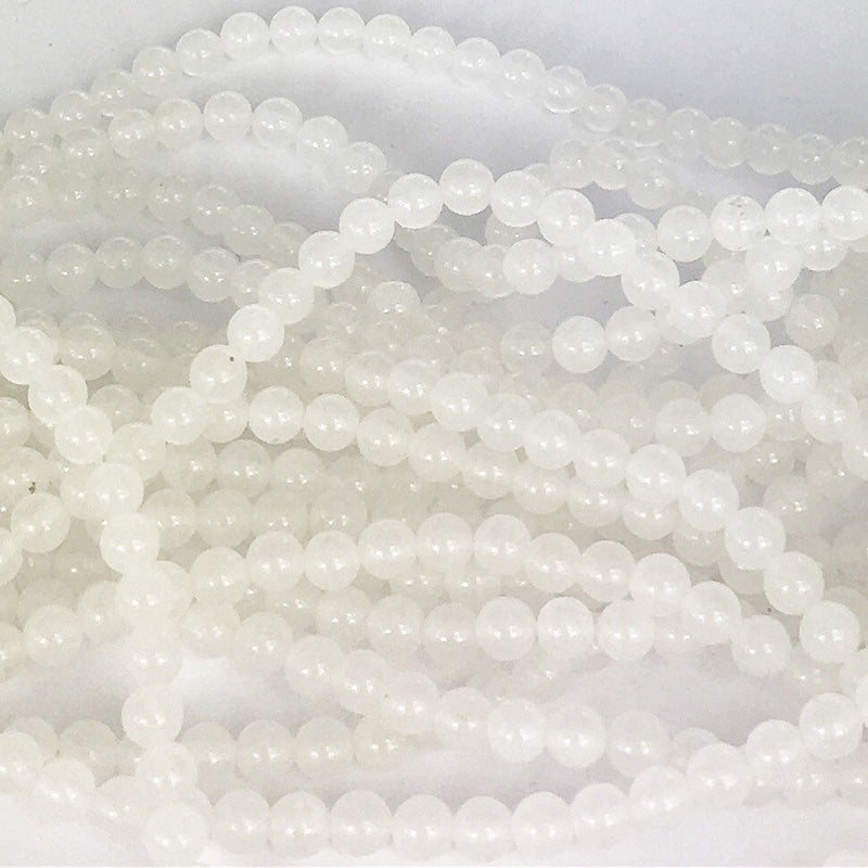 A068 Jade, klarvit, rund, 1 sträng, 4 mm