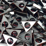A054 Hematit trianglar 20x17x4 mm. 1 sträng