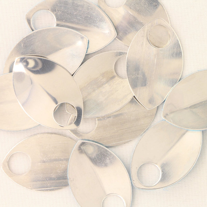 H010 Aluminiumfjäll 36 * 22 mm,  Högblank, 10 st